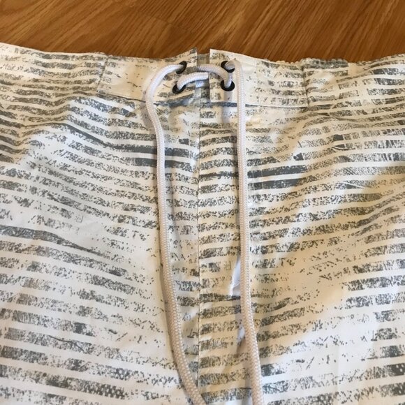 Urban Vintage Mens Swim Trunks Rock & Roll  XL White Gray Blue - Picture 2 of 7
